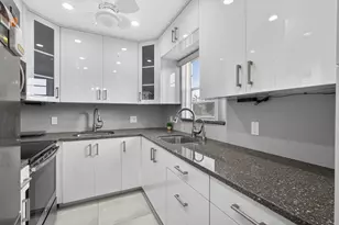160 Easthampton G, West Palm Beach, FL 33417 - Photo 1