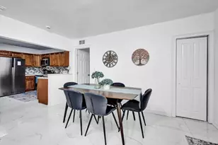 2001 Washington St, Hollywood, FL 33020 - Photo 9