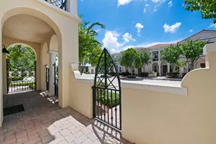 870 NW 83rd Ln, Boca Raton, FL 33487 - Photo 3
