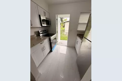 968 W 9th Street #B2, Riviera Beach, FL 33404 - Photo 3