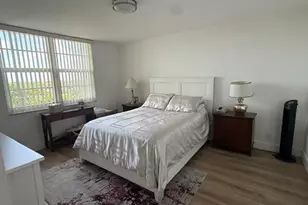 250 Jacaranda Dr, Plantation, FL 33324 - Photo 13