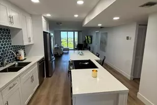 250 Jacaranda Dr, Plantation, FL 33324 - Photo 11