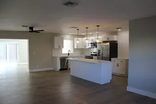 2104 NE 1st Ct, Boynton Beach, FL 33435 - Photo 3