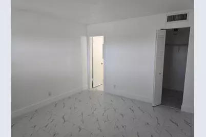7900 Fairview Drive #206, Tamarac, FL 33321 - Photo 9