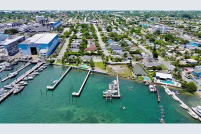 265 E 23rd Street, Riviera Beach, FL 33404 - Photo 17
