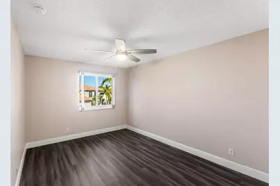 6384 Adriatic Way, West Palm Beach, FL 33413 - Photo 17