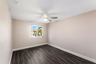 6384 Adriatic Way, West Palm Beach, FL 33413 - Photo 17