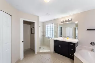 6384 Adriatic Way, West Palm Beach, FL 33413 - Photo 23