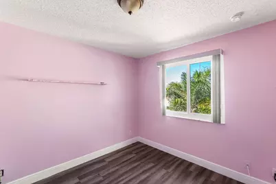 6384 Adriatic Way, West Palm Beach, FL 33413 - Photo 15