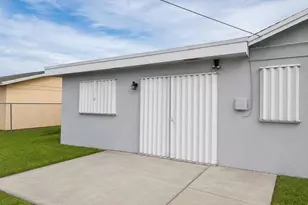 1223 W 27th St, Riviera Beach, FL 33404 - Photo 15