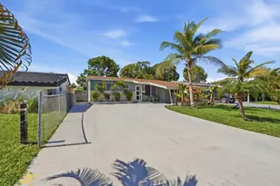 309 SW 7th Ct, Hallandale Beach, FL 33009 - Photo 1