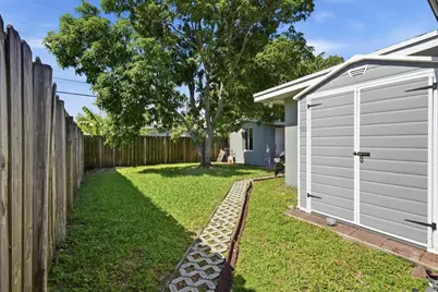 309 SW 7th Court, Hallandale Beach, FL 33009 - Photo 9