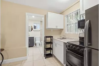 309 SW 7th Court, Hallandale Beach, FL 33009 - Photo 15