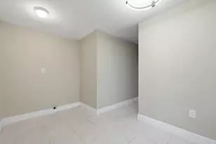 309 SW 7th Ct, Hallandale Beach, FL 33009 - Photo 33