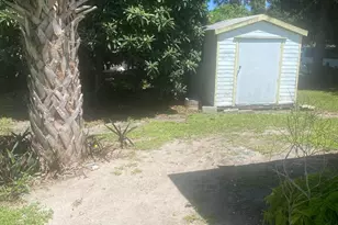 710 N 23rd St, Fort Pierce, FL 34950 - Photo 15