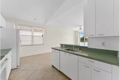 15350 NW 6th Court, Pembroke Pines, FL 33028 - Photo 7