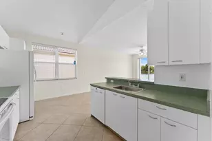 15350 NW 6th Ct, Pembroke Pines, FL 33028 - Photo 7