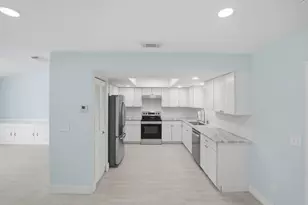 662 SE Essex Dr, Port Saint Lucie, FL 34984 - Photo 17