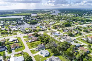 662 SE Essex Dr, Port Saint Lucie, FL 34984 - Photo 39