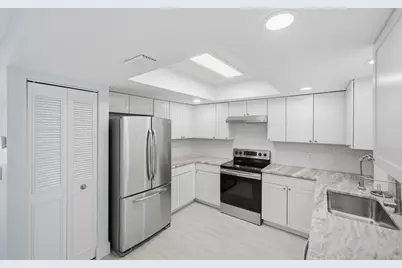 662 SE Essex Drive, Port Saint Lucie, FL 34984 - Photo 15