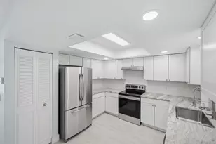 662 SE Essex Dr, Port Saint Lucie, FL 34984 - Photo 15