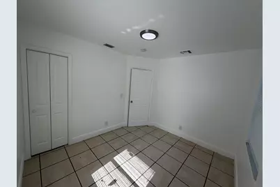 1021 Henrietta Avenue, West Palm Beach, FL 33401 - Photo 3