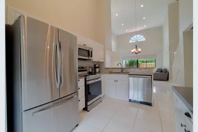 13547 Fountain View Boulevard, Wellington, FL 33414 - Photo 9
