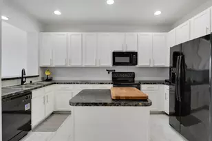 880 Millbrae Ct, West Palm Beach, FL 33401 - Photo 13