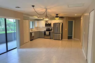 24 Lexington Ln W, Palm Beach Gardens, FL 33418 - Photo 5