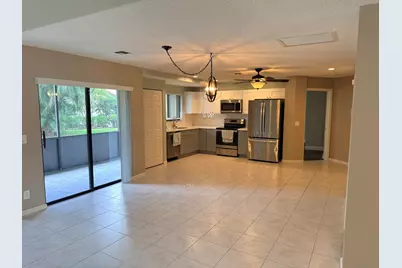 24 Lexington Lane W #A, Palm Beach Gardens, FL 33418 - Photo 3