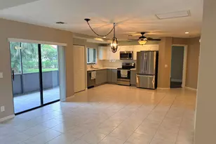 24 Lexington Ln W, Palm Beach Gardens, FL 33418 - Photo 3