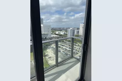 11 NE 6th Street #2215, Miami, FL 33132 - Photo 5
