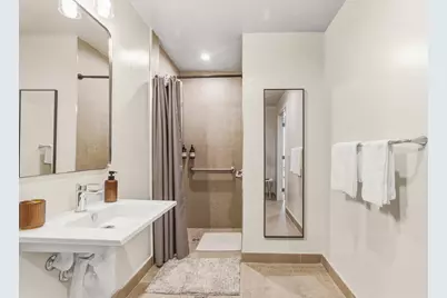 11 NE 6th Street #2215, Miami, FL 33132 - Photo 19