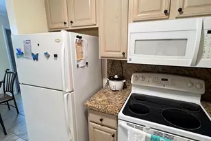 95 Coventry D, West Palm Beach, FL 33417 - Photo 3