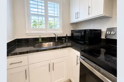 1900 NE 8th Court #204, Fort Lauderdale, FL 33304 - Photo 11