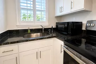 1900 NE 8th Ct, Fort Lauderdale, FL 33304 - Photo 11