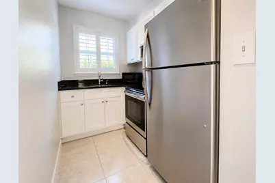 1900 NE 8th Court #204, Fort Lauderdale, FL 33304 - Photo 9