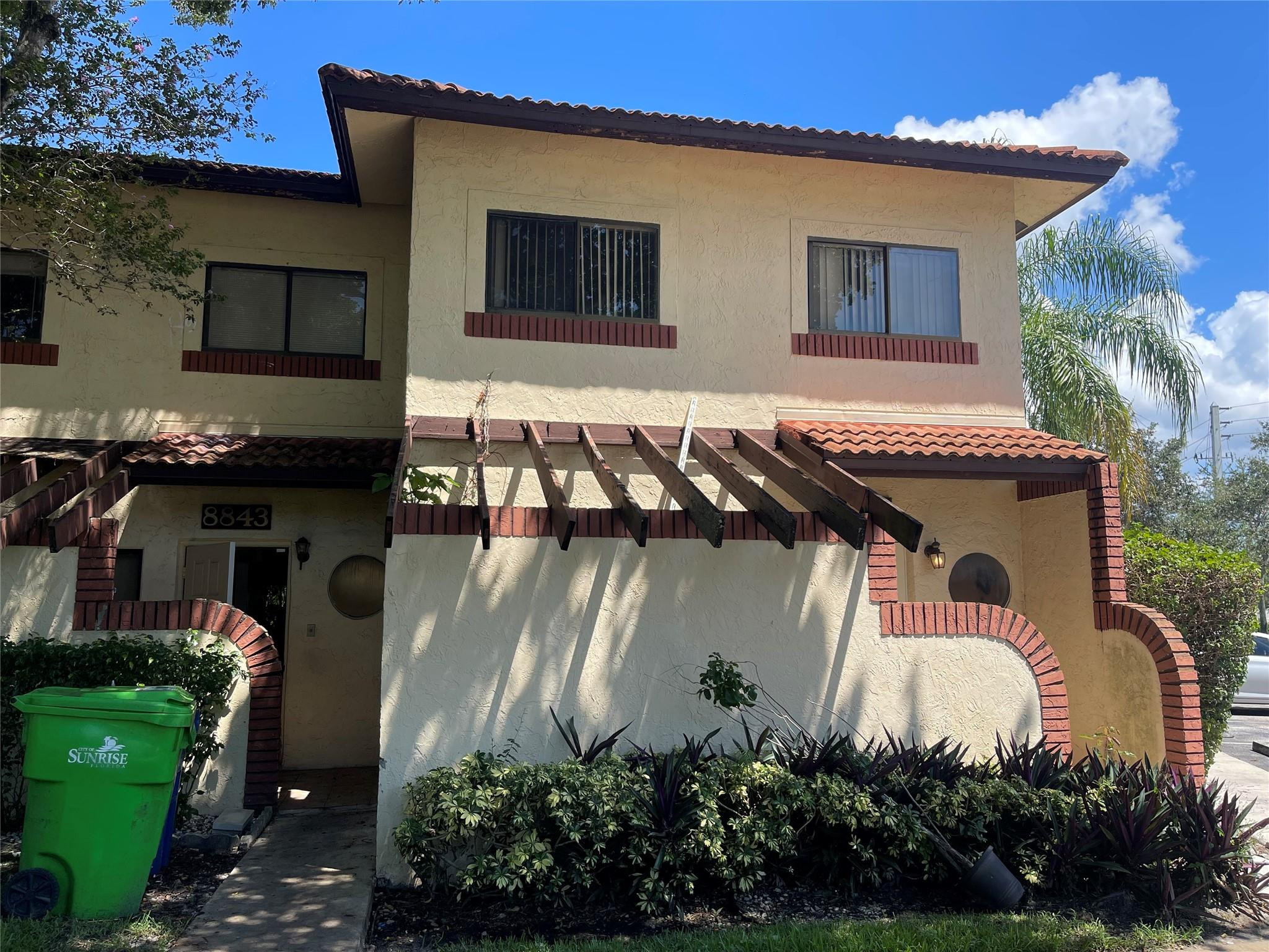 8843 Springtree Lakes Dr - 8843 Springtree Lakes Dr, Sunrise, FL 33351 Luxury Property | Jose Angel Pina