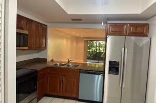 8843 Springtree Lakes Dr, Sunrise, FL 33351 - Photo 7