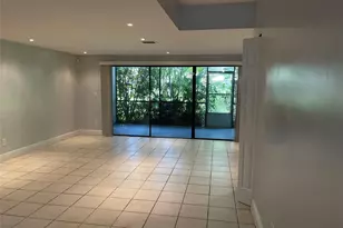 8843 Springtree Lakes Dr, Sunrise, FL 33351 - Photo 3