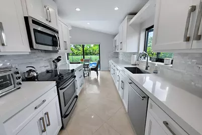11204 Cloverleaf Circle, Boca Raton, FL 33428 - Photo 19