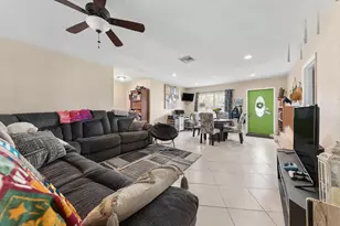 415 SW 7th Ct, Boynton Beach, FL 33435 - Photo 11