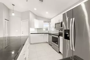1209 Pine Sage Cir, West Palm Beach, FL 33409 - Photo 31