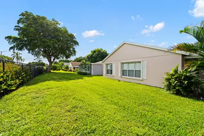 1209 Pine Sage Circle, West Palm Beach, FL 33409 - Photo 15