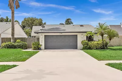 23 Baytree Circle, Boynton Beach, FL 33436 - Photo 1