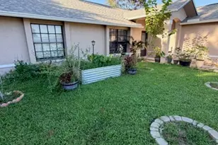 2685 SE Mariposa Ave, Port Saint Lucie, FL 34952 - Photo 11