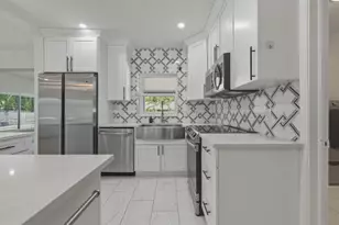 801 NE 19th Terrace, Fort Lauderdale, FL 33304 - Photo 15