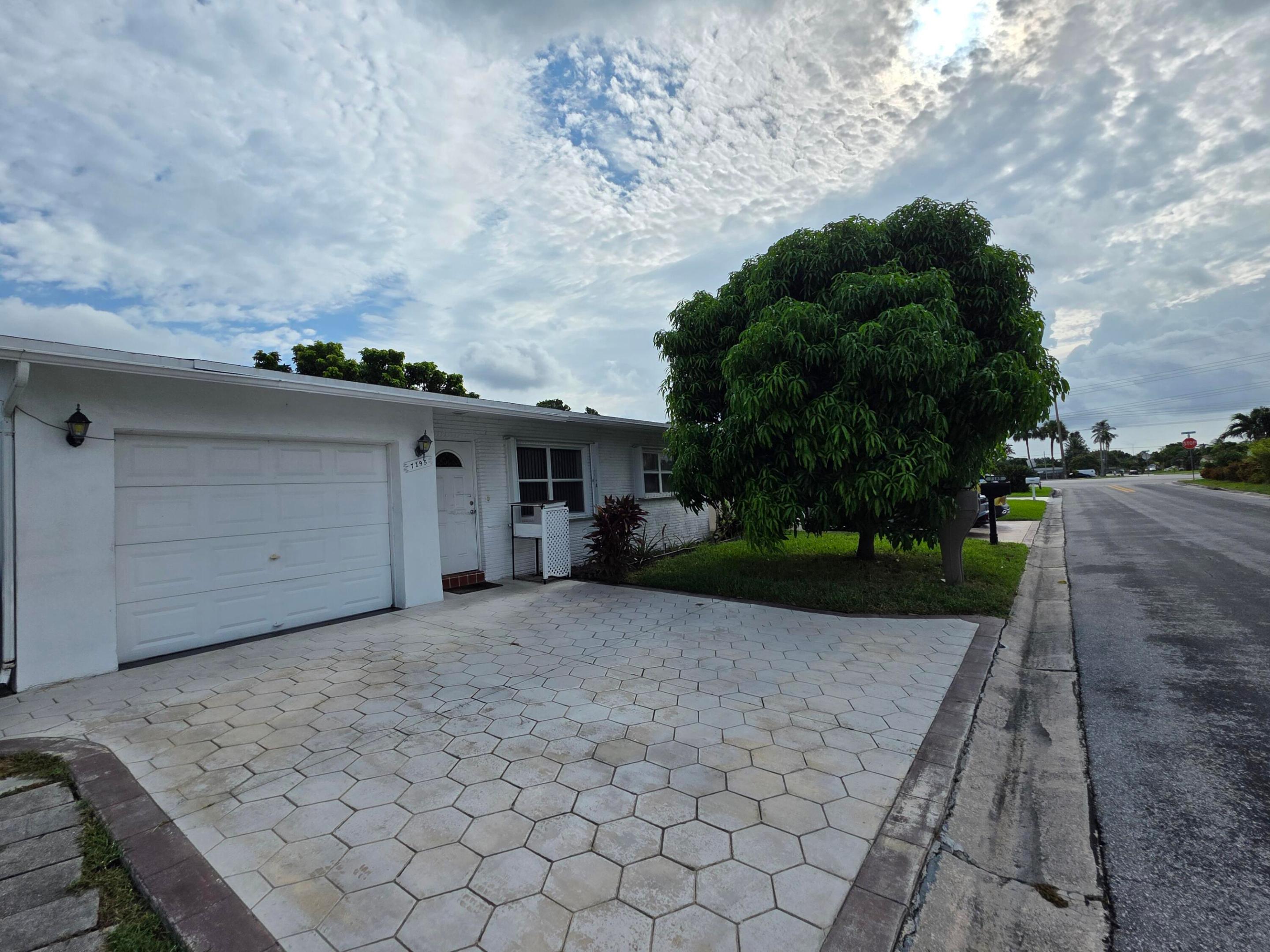 7195 NW 9th Ct - 7195 NW 9th Ct, Margate, FL 33063 Luxury Property | Jose Angel Pina