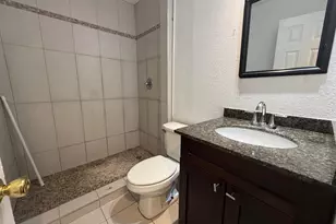 37 SW 14th St, Dania Beach, FL 33004 - Photo 19
