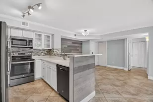 110 Yacht Club Way, Hypoluxo, FL 33462 - Photo 9